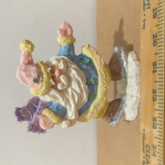 3/$24.00 PASTEL SANTA CLAUSS RESIN - Picture 1 of 4